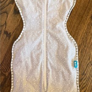 Love to Dream Gray Star Swaddle